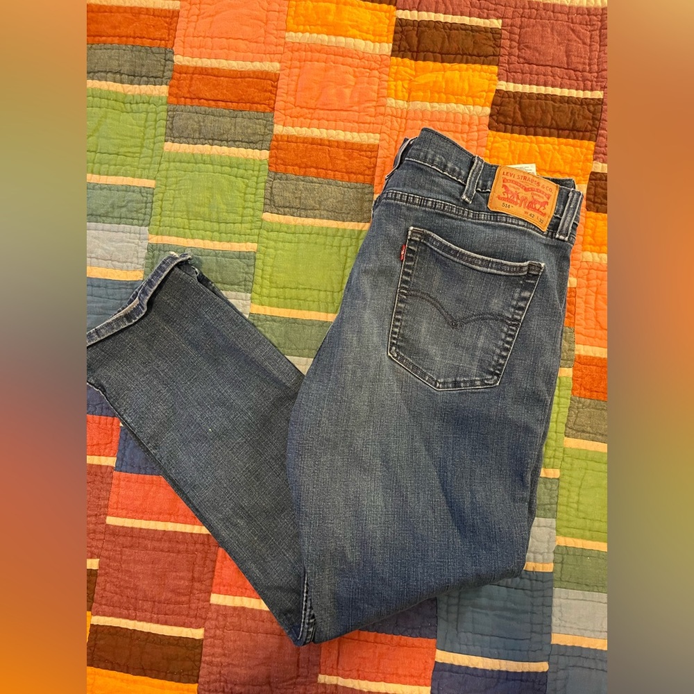 Men’s Levi’s- 514 style size 42x32